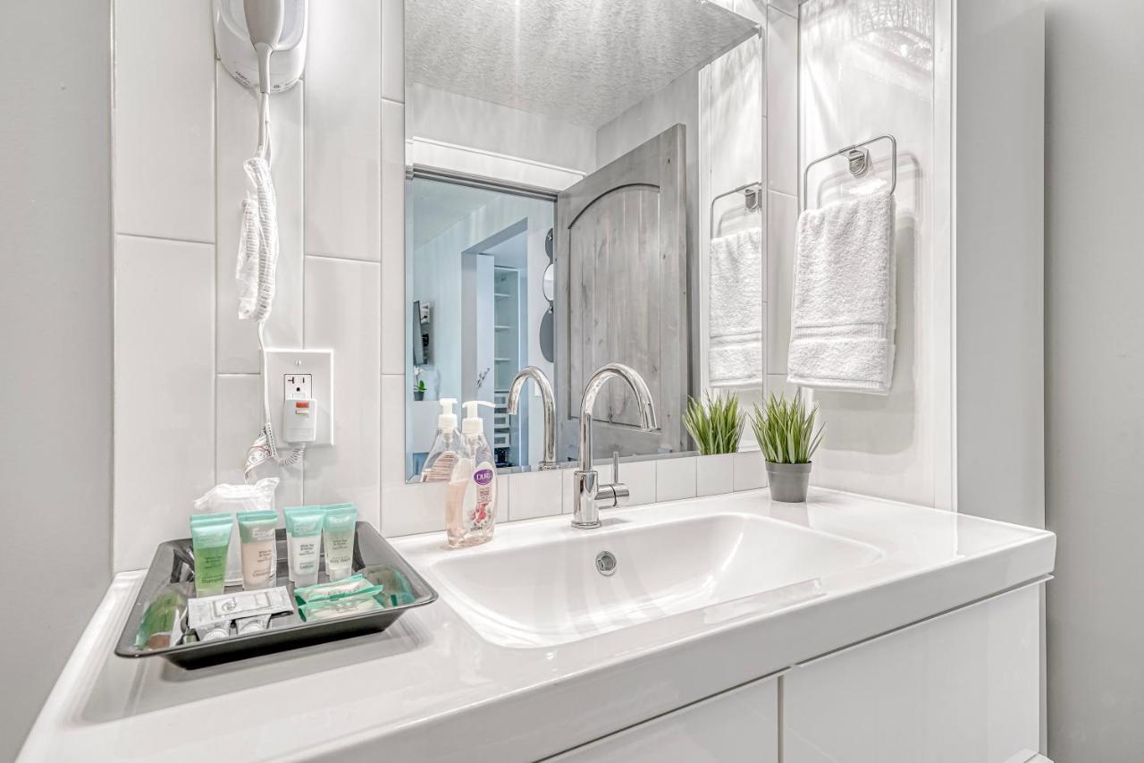 Elegant Deluxe Modern 3 Room Suite Auburn Buitenkant foto